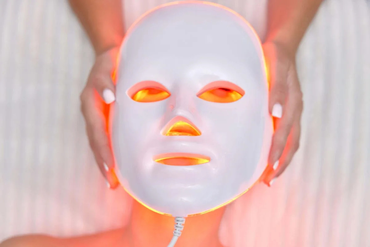 Transformasi Kulit Anda dengan LED Masker: Fakta atau Mitos?